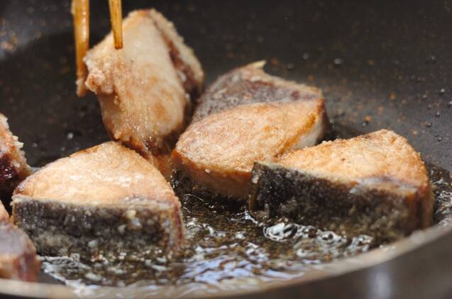 ブリの甘辛オイスター炒めの作り方の手順3