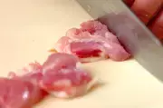 鶏肉のトマトペンネの下準備1