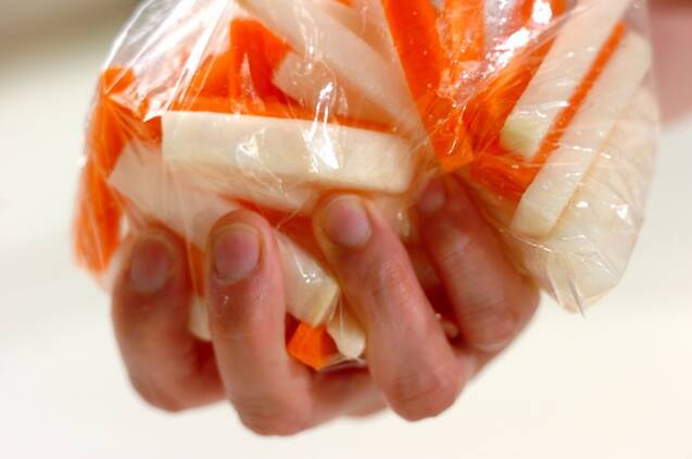 大根のメープル酢漬けの作り方の手順2