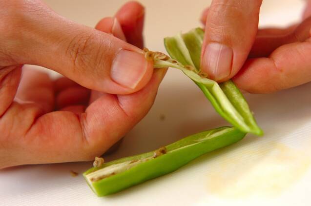しらたきと鮭の炒め物の作り方の手順3