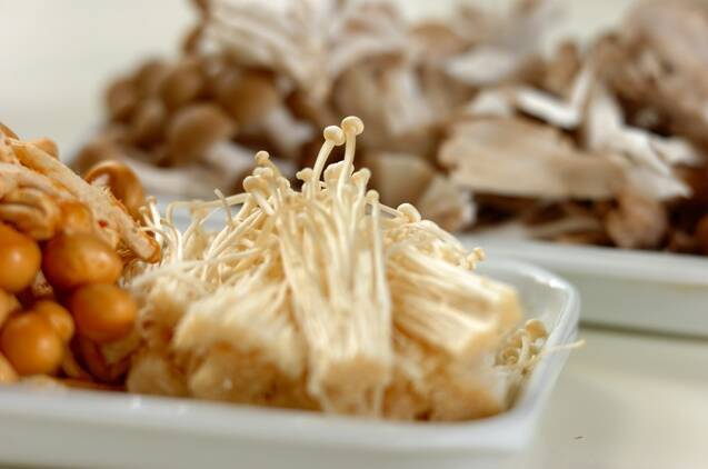 主役はキノコ！うまみたっぷりキノコ鍋の作り方の手順2