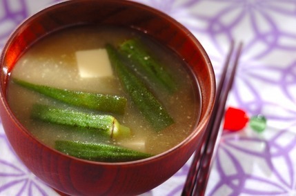 オクラと豆腐のみそ汁