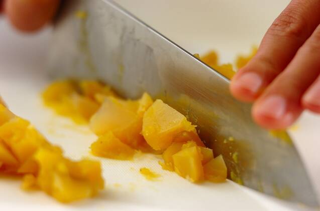 栗きんとんのパリパリスティックの作り方の手順1