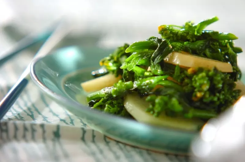 ジャガイモと菜の花の炒め物 副菜 レシピ 作り方 E レシピ 料理のプロが作る簡単レシピ