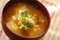 キャベツと天かすのみそ汁