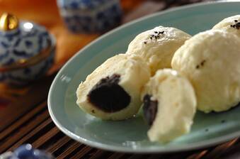 フライパンで作る!包まないふわふわゴマあんまん by 横田 真未さん