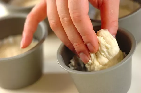 フライパンで作る!包まないふわふわゴマあんまん by 横田 真未さんの作り方2