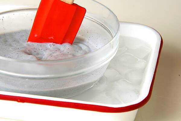 黒ゴマプリンの作り方の手順4