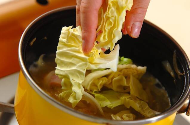 たっぷりキャベツとベーコンのヘルシー豆乳スープの作り方の手順2