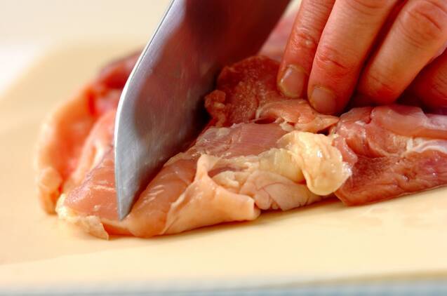 照り焼きチキンのアボカドソースの作り方の手順1