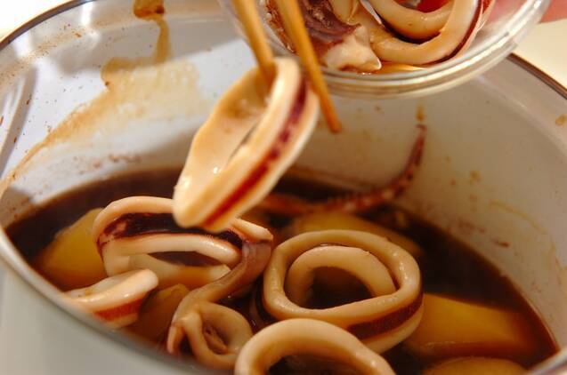 やわらかイカとほっくりジャガイモの煮物の作り方の手順4