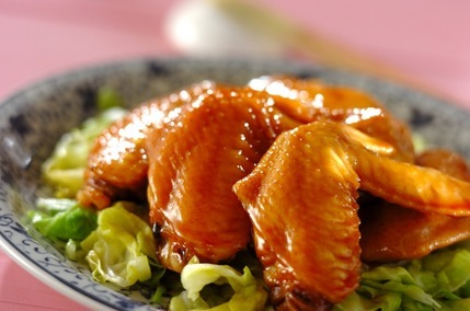 鶏手羽先と春キャベツの甘辛煮
