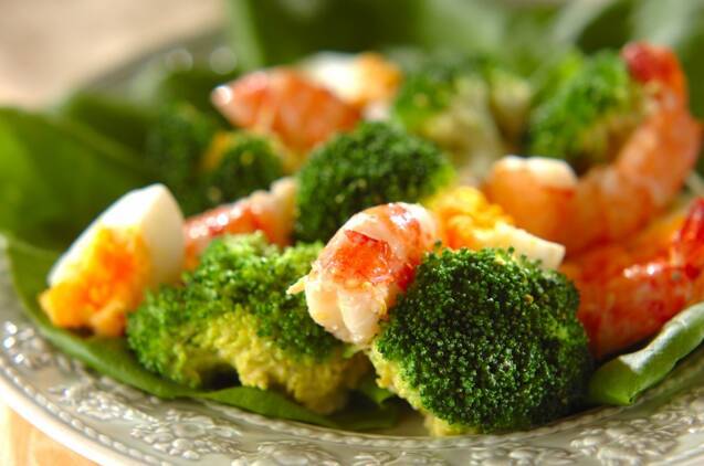 エビとブロッコリーのサラダ
