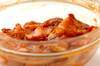 豚バラ肉とモヤシの旨辛丼の作り方の手順1