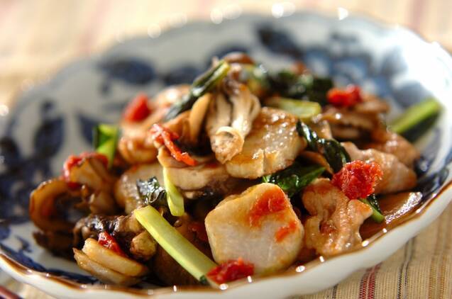 里芋と豚肉の梅肉ダレ炒め