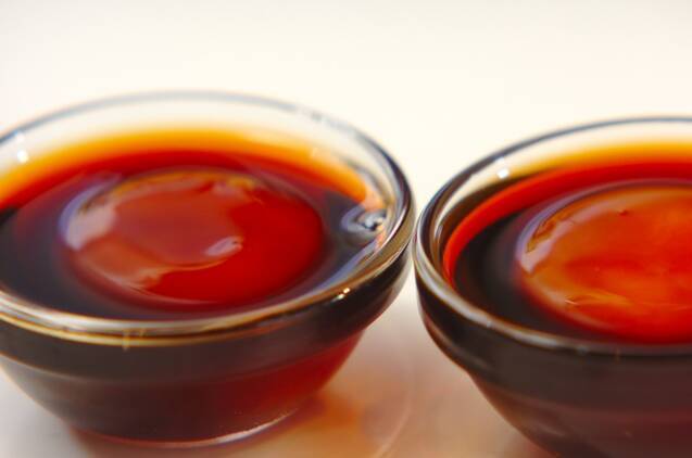 ご飯のお供に卵黄のしょうゆ漬けの作り方の手順1