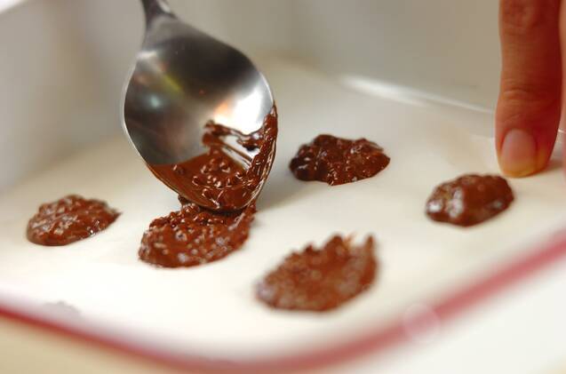 ゴマのチュイールチョコレートの作り方の手順3