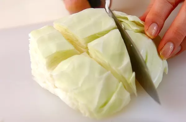 味噌とバターのハーモニー！秋鮭のちゃんちゃん焼きの下準備3