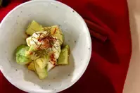 アボカドとクリームチーズの出汁じょうゆ