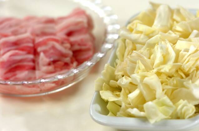 キャベツ豚汁の作り方の手順1