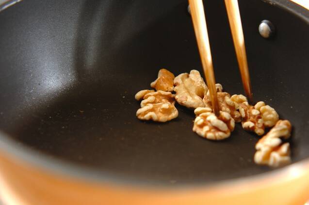 ホウレン草とモヤシのクルミ和えの作り方の手順4