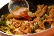 ピリ辛が絶品！豆板醤の人気レシピ 豚肉と野菜炒め by保田 美幸さんの作り方2