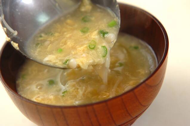 卵入り白みそ汁の作り方の手順5