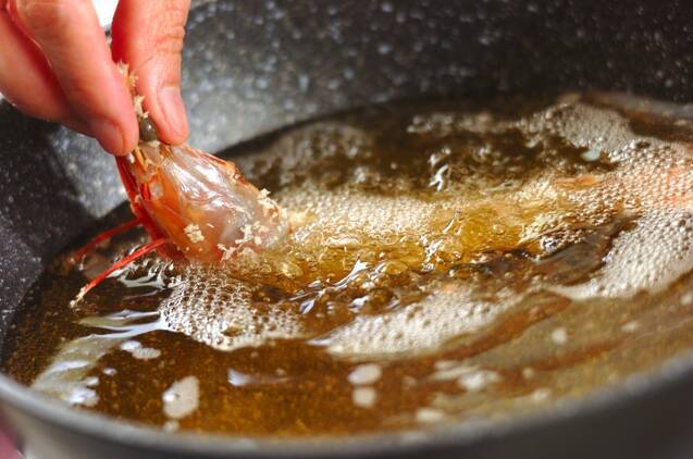 頭付きエビフライの作り方の手順4