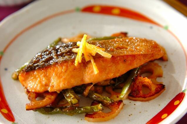 フライパンで簡単！鮭のマヨ照り焼き 柚子胡椒風味