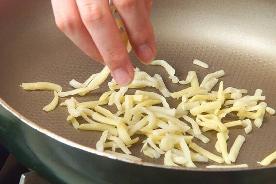 パリパリチーズの作り方の手順1