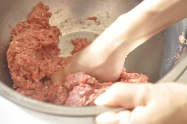 旨味たっぷり　マッシュルーム入りミートローフの作り方の手順6