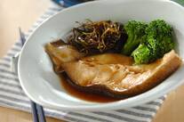 カレイの煮付け昆布添え