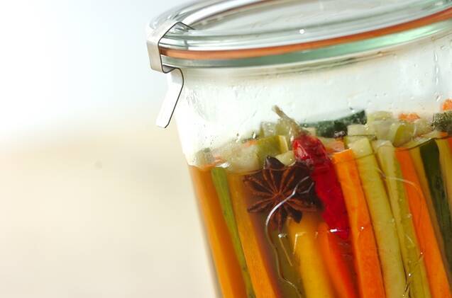 彩り常備菜に♪「野菜ピクルス」の作り方＆アレンジレシピ5選の画像