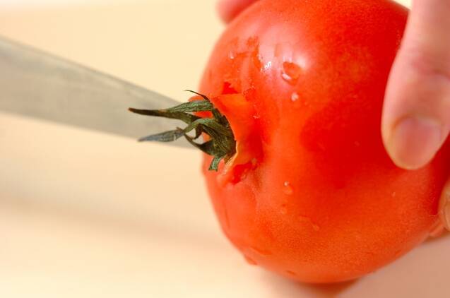 鶏肉とジャガイモのフレッシュトマト煮の作り方の手順1