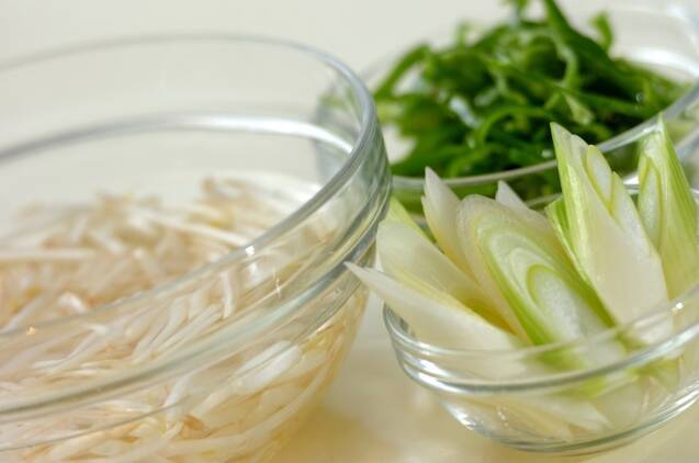 簡単美味しい！野菜炒め お肉もたっぷりの作り方の手順2