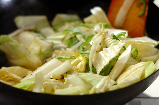 簡単美味しい！野菜炒め お肉もたっぷりの作り方の手順5