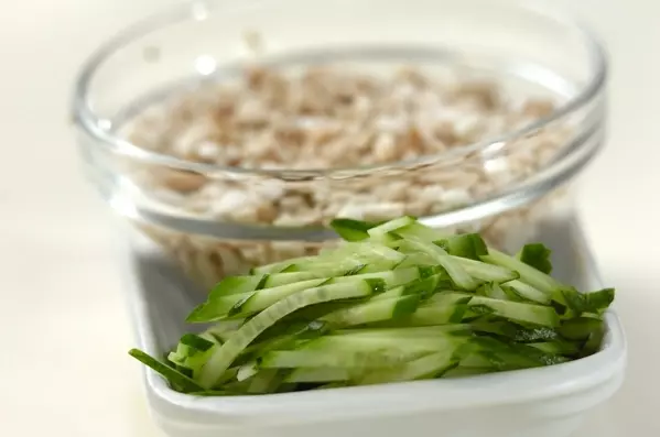 時短で簡単!肉味噌うどん by山下 和美さんの下準備1