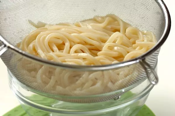 時短で簡単!肉味噌うどん by山下 和美さんの下準備2