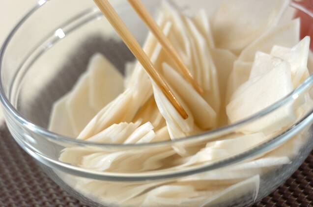 箸休めに 簡単カブの塩昆布和えの作り方の手順1