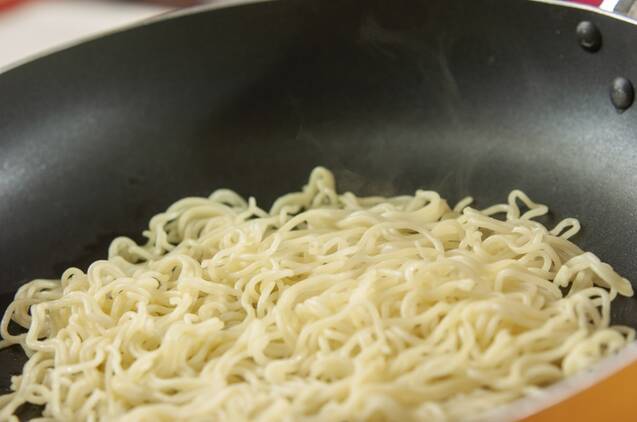 パリパリソース焼きそばの作り方の手順8