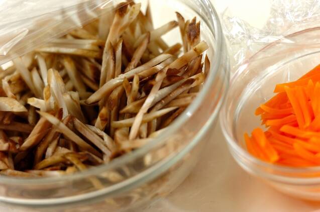 レンジゴボウのサラダの作り方の手順2