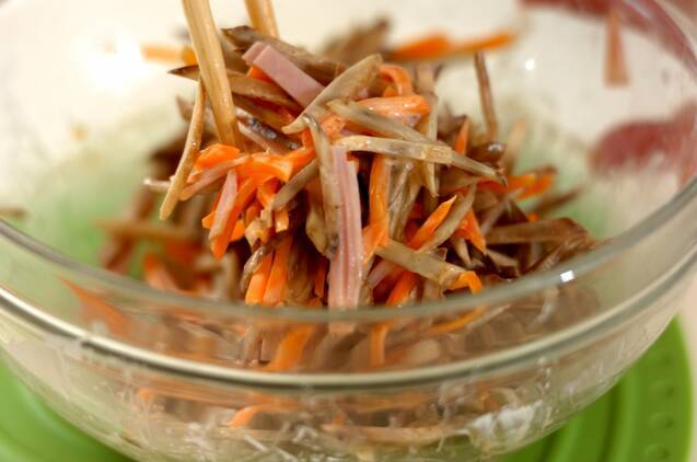 レンジゴボウのサラダの作り方の手順3