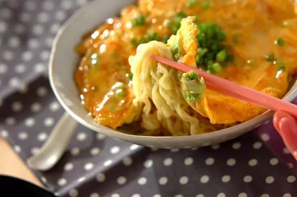 【チキンラーメンアレンジ】チキンラーメンで天津麺
