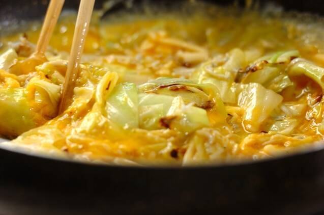 シラスとキャベツのオープンオムレツの作り方の手順3