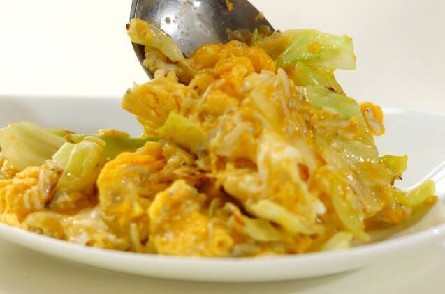 シラスとキャベツのオープンオムレツの作り方の手順4