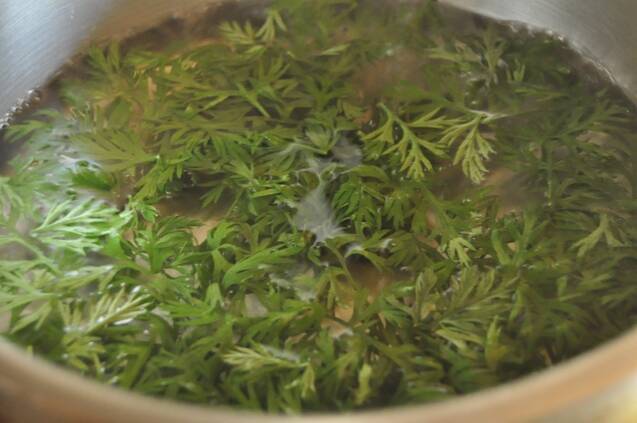 紫ニンジンと葉のクミン風味サラダの作り方の手順2