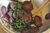 紫ニンジンと葉のクミン風味サラダの作り方3