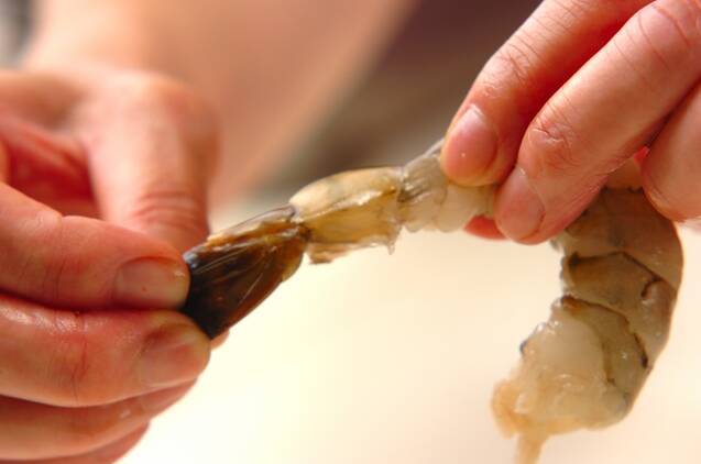 基本で簡単エビチリ ぷりっと仕上げる by杉本 亜希子さんの作り方の手順1