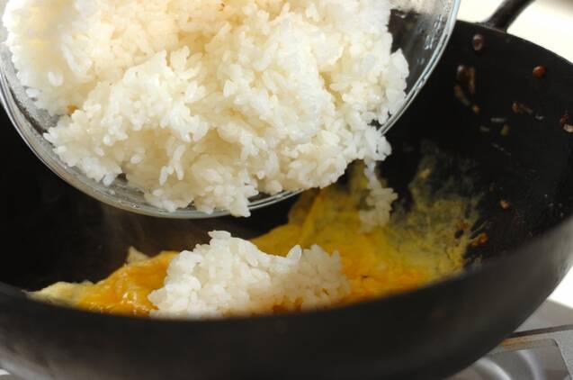 パラっと香ばしい！やみつき納豆チャーハンの作り方の手順11