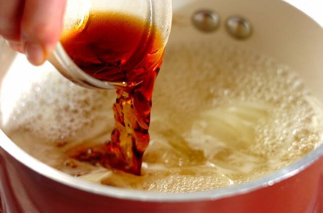 玉ネギのかきたま汁の作り方の手順2